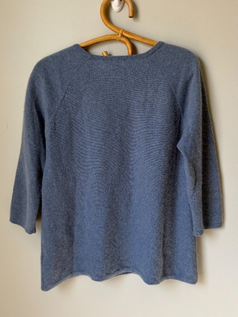 Garnet Hill Blue Cashmere Sweater Women's Large - Picture 3 of 5